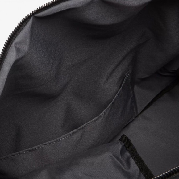 Nike Legendary Club/Travel Bag 5🌟 - Picture 4 of 8